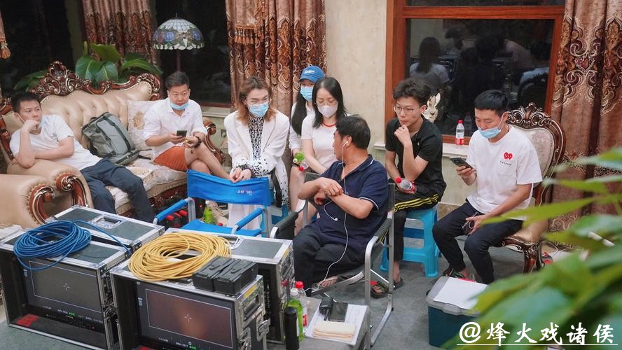 世界杯直播幕后:制作团队的工作日常 世界杯直播幕后:制作团队的工作日常